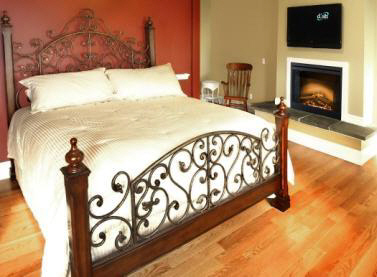  "Mount Vernon Retreat" suite at the beautiful George Washington Inn